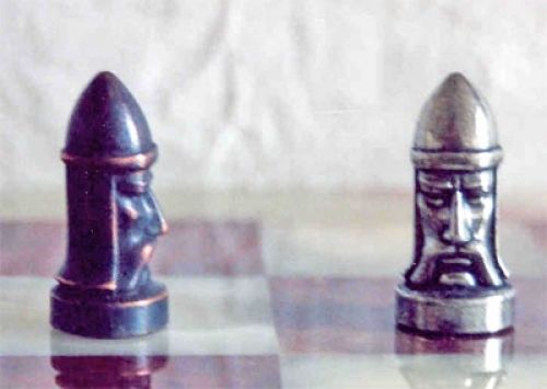 Faces V2 Unique Chess Set 5