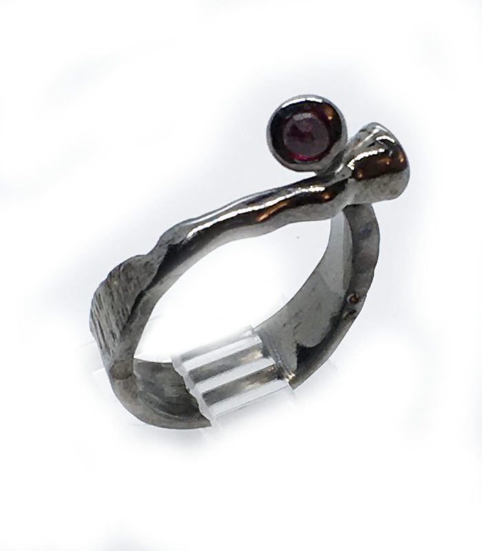 Garnet Stone 925 Sterling Silver Black Rhodium Plating Ring